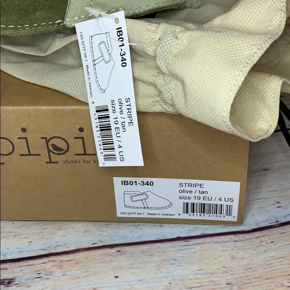 NIB pipit suede baby/toddler shoes - Picture 4 of 8